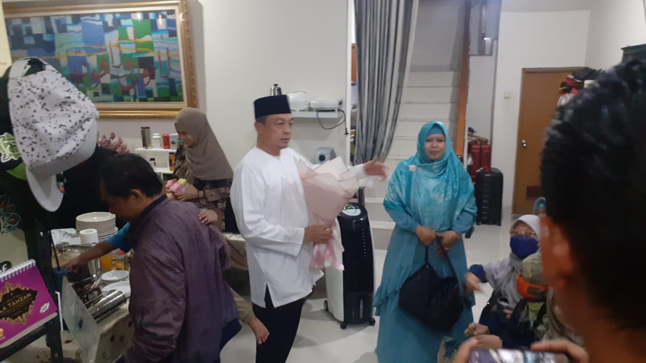 Jemaah Antusias Hadiri Open House Ustaz Bachtiar Nasir